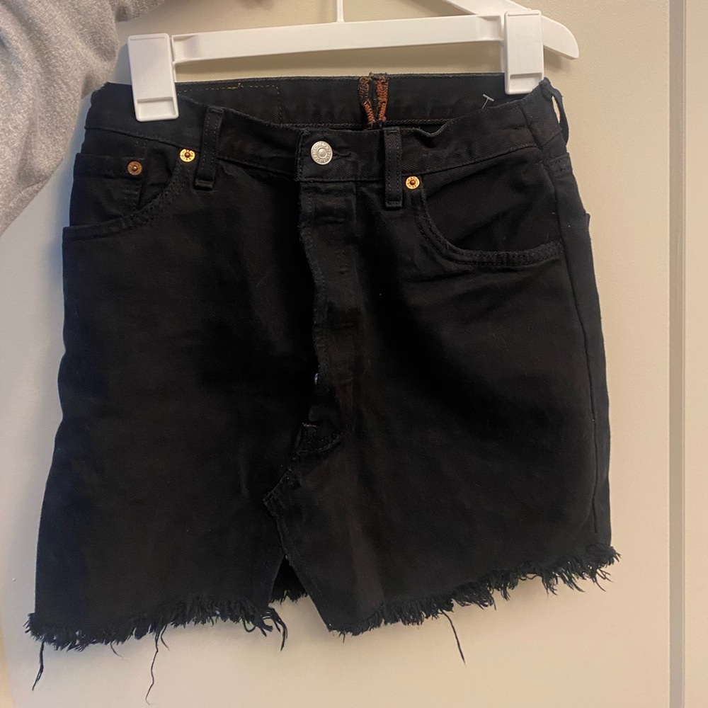 Levi’s Black jean skirt